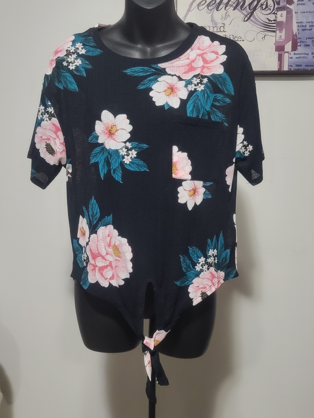 Suzy Shier Black Crop Top with Pink Floral Print